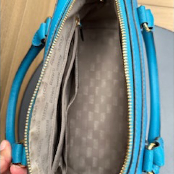 Michael Kors TURQUOISE leather satchel - Picture 8 of 9